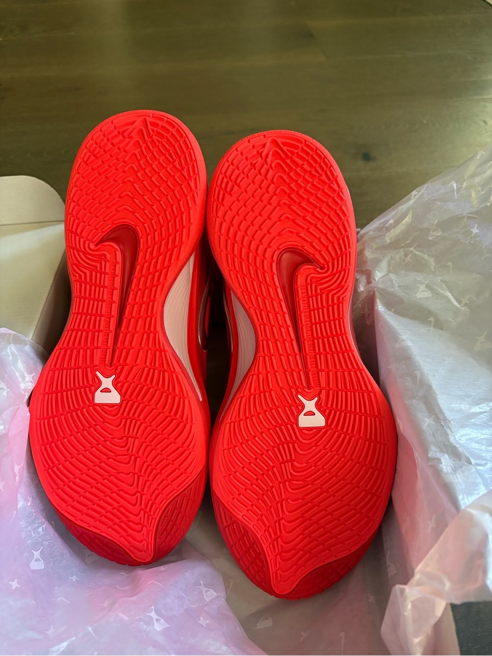 Nike Red Sneakers with Metallic Swoosh - Picture 4 of 6